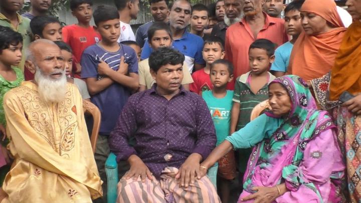 ২৮ বছর পর মা-বাবাকে ফি‌রে পে‌লেন হারিয়ে যাওয়া সাইফুল